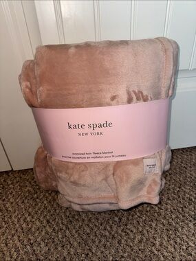 Kate Spade Blush Fleece Throw Oversized Twin Blanket NWT